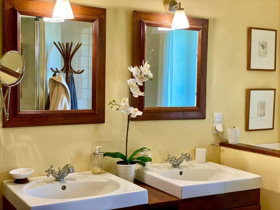 Charming Romantic Tower In Chateau Estate Ocquerre Ngoại thất bức ảnh
